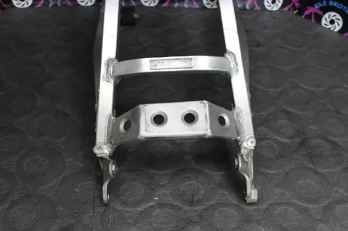 2011 YAMAHA YZ250F OEM REAR BACK SUB FRAME SUBFRAME 17D-21190-00-00