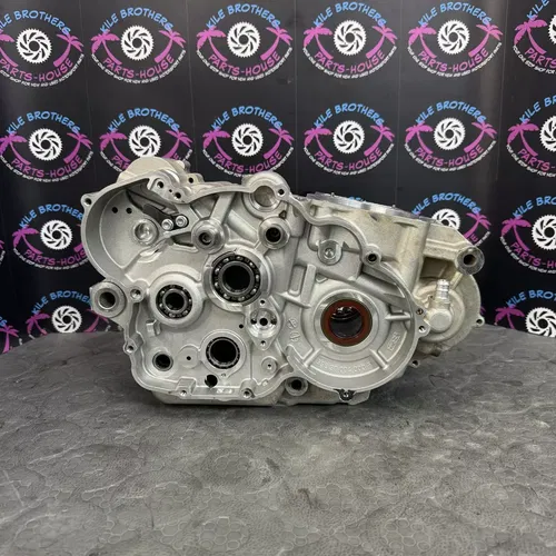 00 - 2003 ktm 450 SX LEFT RIGHT ENGINE CRANKCASE CRANK CASES BLOCK 14MM CASE SET