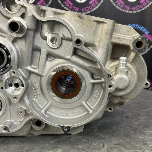 00 - 2003 ktm 450 SX LEFT RIGHT ENGINE CRANKCASE CRANK CASES BLOCK 14MM CASE SET