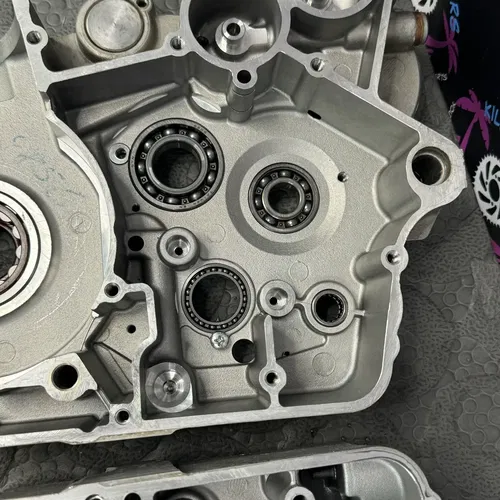 00 - 2003 ktm 450 SX LEFT RIGHT ENGINE CRANKCASE CRANK CASES BLOCK 14MM CASE SET
