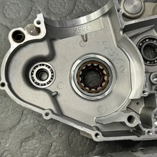 00 - 2003 ktm 450 SX LEFT RIGHT ENGINE CRANKCASE CRANK CASES BLOCK 14MM CASE SET