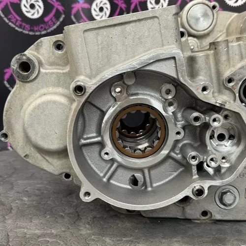 00 - 2003 ktm 450 SX LEFT RIGHT ENGINE CRANKCASE CRANK CASES BLOCK 14MM CASE SET