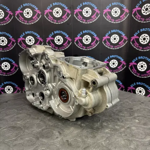 00 - 2003 ktm 450 SX LEFT RIGHT ENGINE CRANKCASE CRANK CASES BLOCK 14MM CASE SET