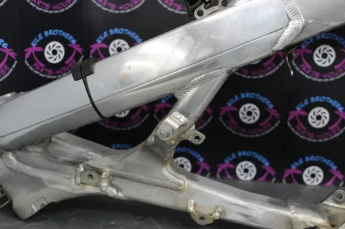 2007 honda crf250r OEM FRAME CHASSIS CHASSI MAIN NO TITLE 50010-KRN-A00