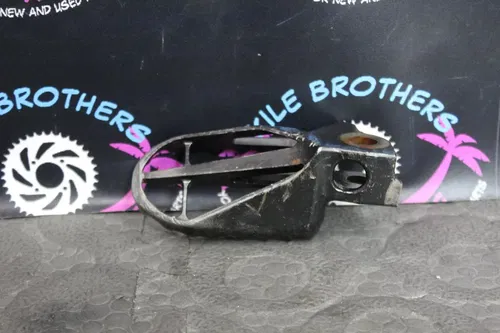 1992 honda cr125r OEM LEFT RIGHT FOOT RESTS PEGS