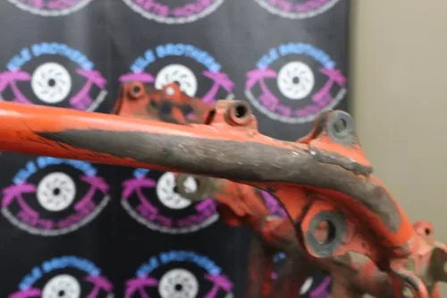 1987 Honda CR125R OEM MAIN FRAME CHASSI 50100-KS6-700ZA