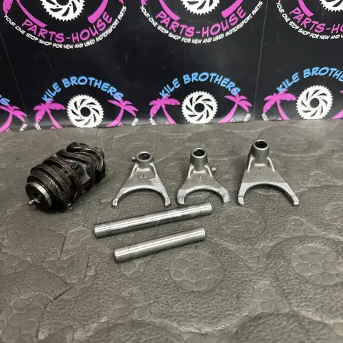 1991 kawasaki 90-91 kx250 ENGINE MOTOR TRANSMISSION GEAR SHIFT FORKS 13141-1162