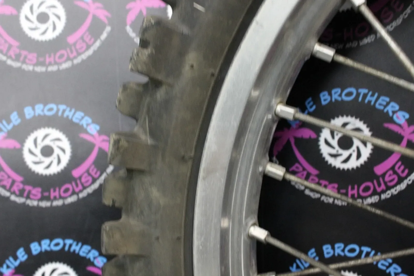 2002 Yamaha 99-22 YZ125 OEM REAR BACK WHEEL RIM HUB 5ET-25311-00-00