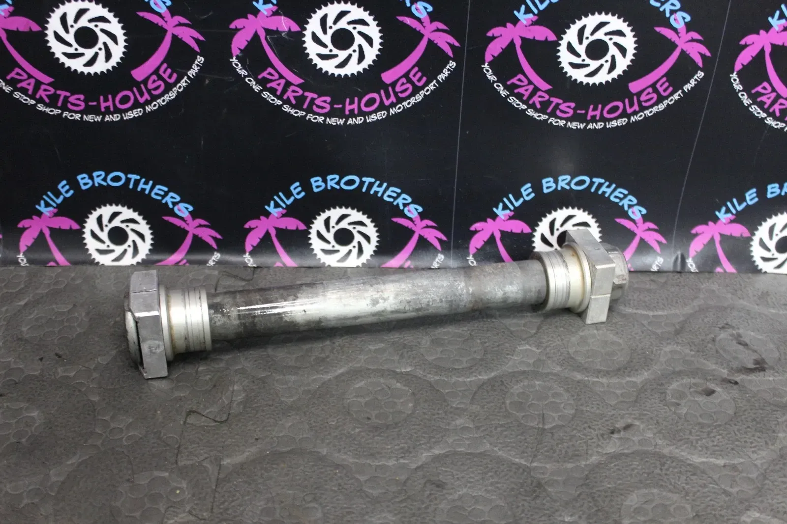 2004 Honda CRF250X OEM REAR AXLE BACK WHEEL RIM PIVOT BOLT AXEL 42301-KZ4-J20