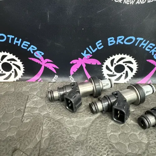 2007 Suzuki GSXR750 OEM THROTTLE BODY FUEL INJECTORS 15710-01H00
