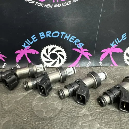 2007 Suzuki GSXR750 OEM THROTTLE BODY FUEL INJECTORS 15710-01H00