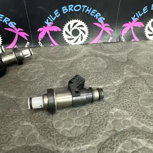 2007 Suzuki GSXR750 OEM THROTTLE BODY FUEL INJECTORS 15710-01H00