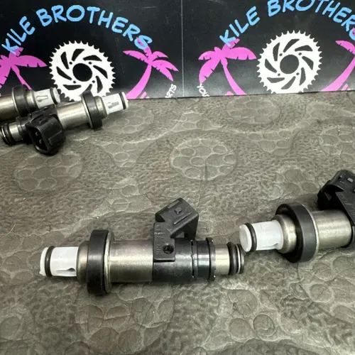 2007 Suzuki GSXR750 OEM THROTTLE BODY FUEL INJECTORS 15710-01H00