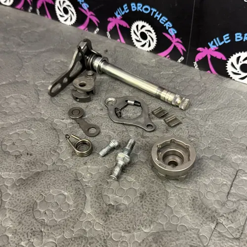 2017 kawasaki kx250f SHIFTER SHIFTING MECHANISM RATCHET PAWL ASSY
