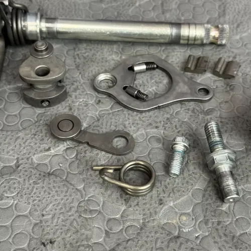 2017 kawasaki kx250f SHIFTER SHIFTING MECHANISM RATCHET PAWL ASSY