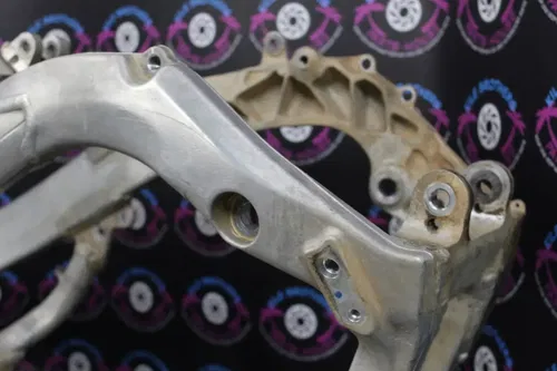 2005 honda crf450r OEM FRAME CHASSIS CHASSI MAIN ALUMINUM MOUNT 50010-MEN-730