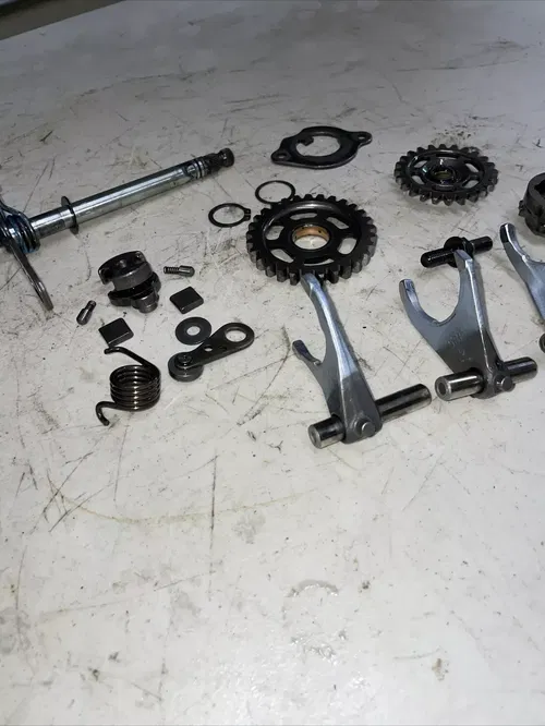 2007 YZ450F TRANSMISSION GEAR CHANGE FORKS SHIFT SHAFT CAM DRUM SHIFTER