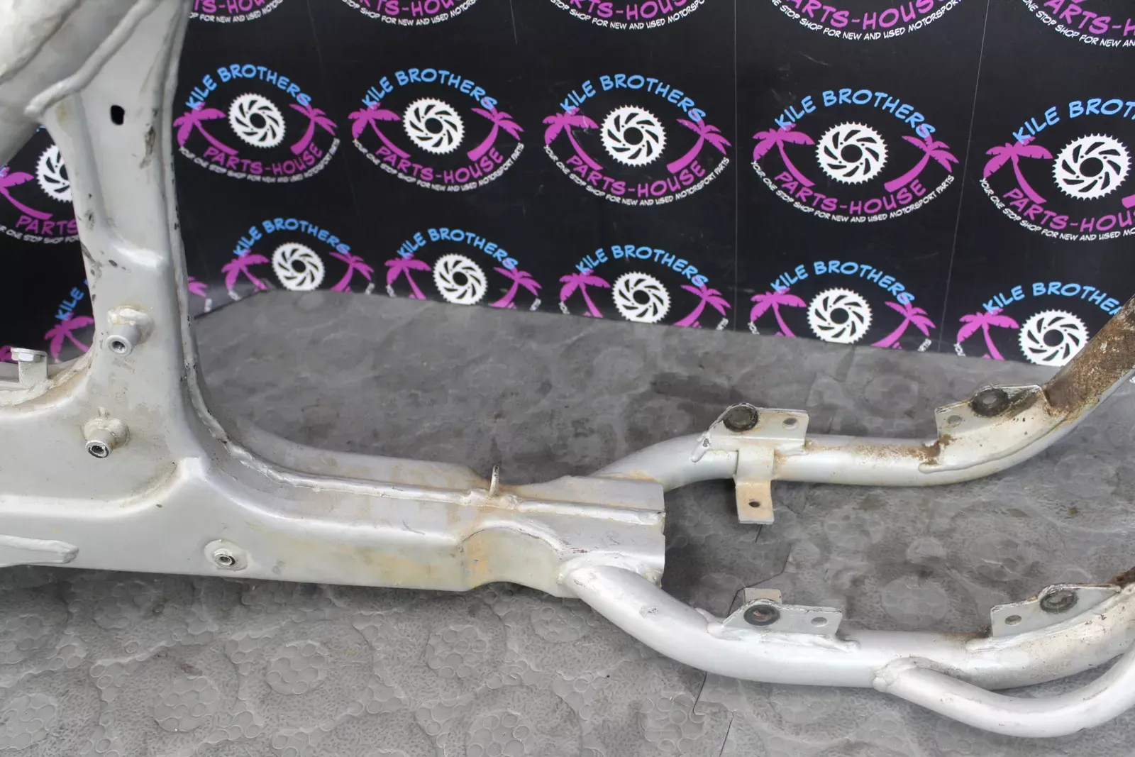 2005 husqvarna te510 OEM MAIN FRAME CHASSI (8CA099587)