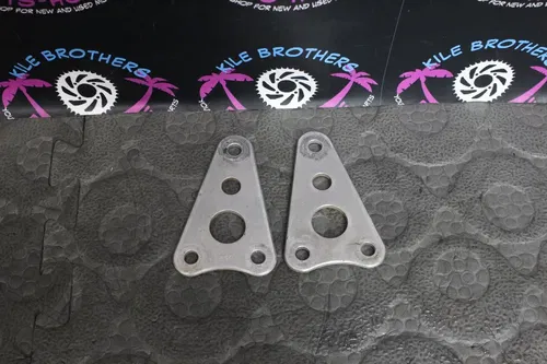 2002 Yamaha 02-04 YZ125 OEM ENGINE MOTOR MOUNT STAY BRACKETS 5NY-21274-00-00