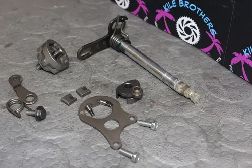 2008 Honda CRF150R OEM SHIFTER SHIFT SHAFT GEAR DOG SPRING 24610-KSE-670