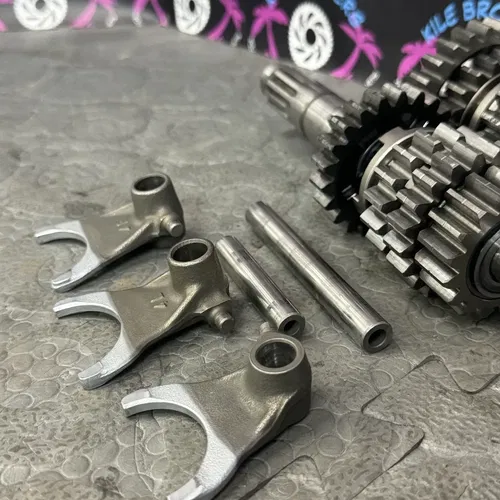 02-05 honda crf450r OEM ENGINE TRANSMISSION TRANNY ASSEMBLY GEARS 23210-MEN-A00