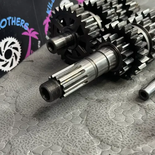 02-05 honda crf450r OEM ENGINE TRANSMISSION TRANNY ASSEMBLY GEARS 23210-MEN-A00