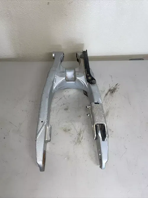2000 YAMAHA YZ125 REAR SWINGARM SWING ARM PIVOT 5MV-22110-00-00