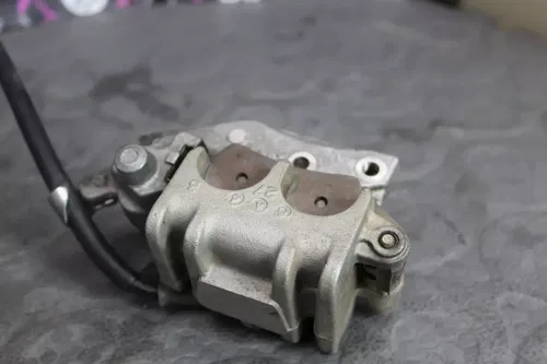 2006 yamaha 04-06 yz250f OEM FRONT BRAKE CALIPER MASTER CYLINDER W LEVER