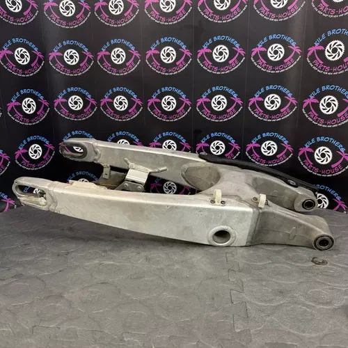 2003 YAMAHA YZ125 OEM SWINGARM SWING ARM SUSPENSION 5UN-22110-00-00