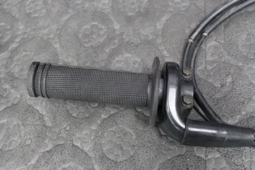 2004 Honda 04-06 CRF250X OEM THROTTLE TUBE GHUIDE CABLE HOUSING GRIP