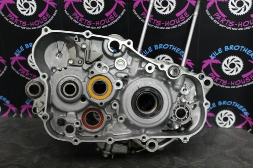 2004 honda 04-06 crf250x OEM RIGHT ENGINE MOTOR CRANKCASE CRANK CASES BLOCK