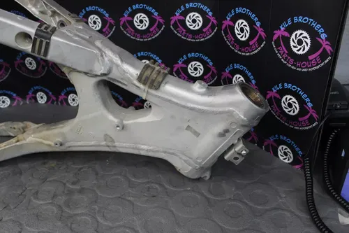 2006 2007 yamaha yz450f OEM FRAME CHASSIS CHASSI MAIN 2S2-21101-00-00