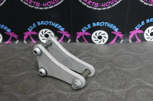 2004 Yamaha YZ450F OEM UPPER LOWER ENGINE MOTOR MOUNT STAY BRACKETS