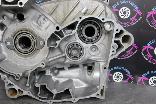 2005 kawasaki kfx700 OEM ENGINE MOTOR CRANKCASE CRANK CASE BLOCK RIGHT