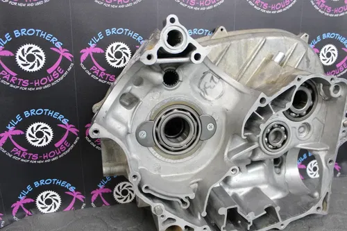 2005 kawasaki kfx700 OEM ENGINE MOTOR CRANKCASE CRANK CASE BLOCK RIGHT