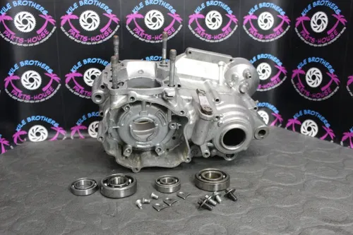 1991 kawasaki kx250 OEM LEFT RIGHT ENGINE MOTOR CRANKCASE CRANK CASES BLOCK