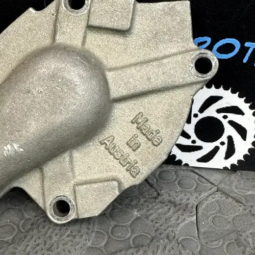 2003 2004 2005 2006 ktm 450 SX OEM ENGINE WATER PUMP HOUSING COVER 59035052000