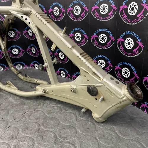 2003 ktm 450SX OEM FRAME CHASSIS CHASSI MAIN MOUNT NO TTL 5940300100096