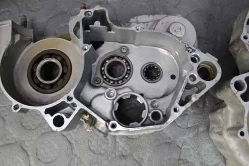 1992 yamaha yz250 OEM LEFT RIGHT ENGINE MOTOR CRANKCASE CRANK CASES BLOCK SET