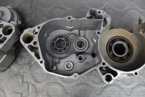1992 yamaha yz250 OEM LEFT RIGHT ENGINE MOTOR CRANKCASE CRANK CASES BLOCK SET