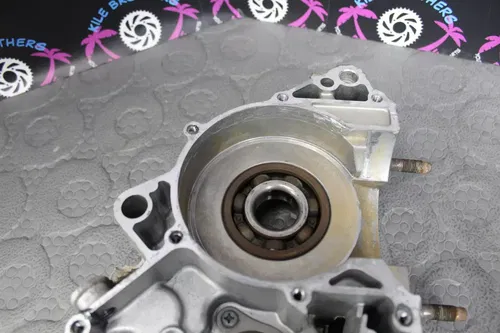 1992 yamaha yz250 OEM LEFT RIGHT ENGINE MOTOR CRANKCASE CRANK CASES BLOCK SET