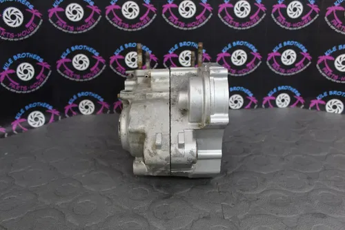 1992 yamaha yz250 OEM LEFT RIGHT ENGINE MOTOR CRANKCASE CRANK CASES BLOCK SET