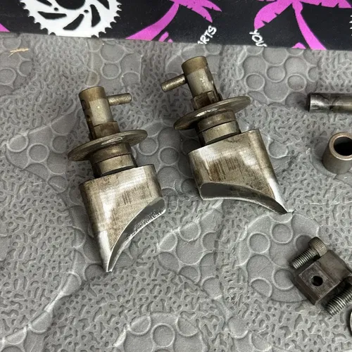 2003 YAMAHA 03-04 YZ125 OEM ENGINE POWER VALVE HARDWARE SET POWERVALVES