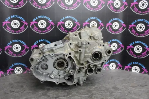 2001 yamaha 00-01 yz426f OEM LEFT RIGHT ENGINE MOTOR CRANKCASE