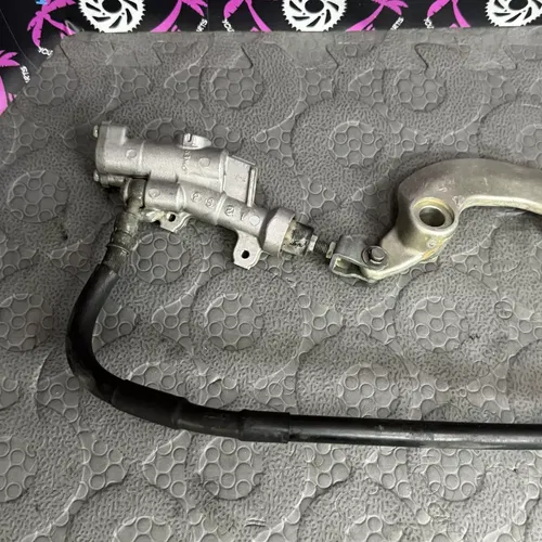 2003 YAMAHA YZ125 OEM NISSIN REAR BACK BRAKE CALIPER MASTER CYLINDER ASSEMBLY