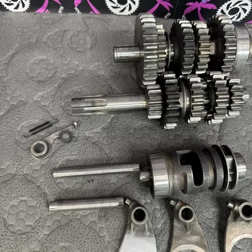 1985 suzuki quadracer 250 LT250R LT OEM ENGINE MOTOR TRANSMISSION W HOUSING GOOD