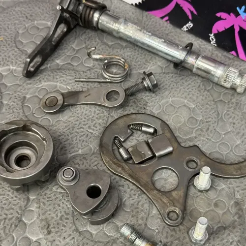 1996 - 01 honda cr125r SHIFTER SHIFTING MECHANISM RATCHET PAWL ASSY SHIFT SHAFT
