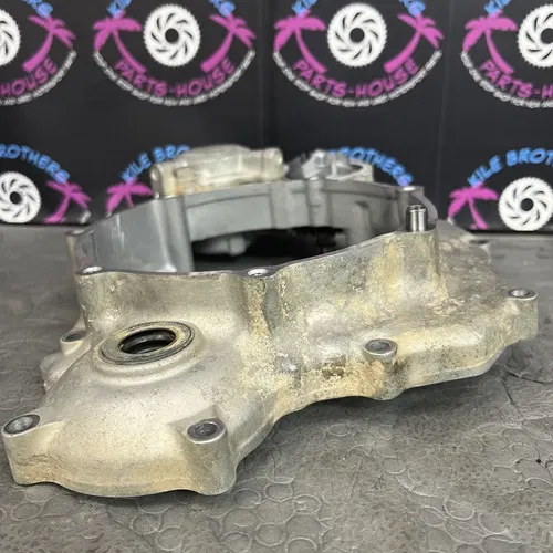 2005 YAMAHA  YZ250F ENGINE MOTOR INNER CLUTCH COVER