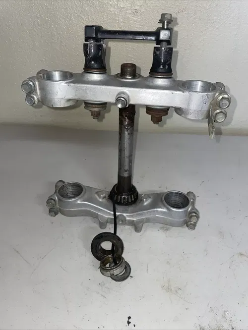 1987 Kawasaki kx 250  kx250 front fork triple clamp