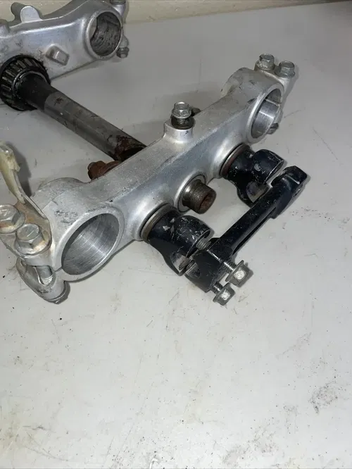 1987 Kawasaki kx 250  kx250 front fork triple clamp